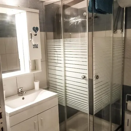 City Center Garden House Apartment